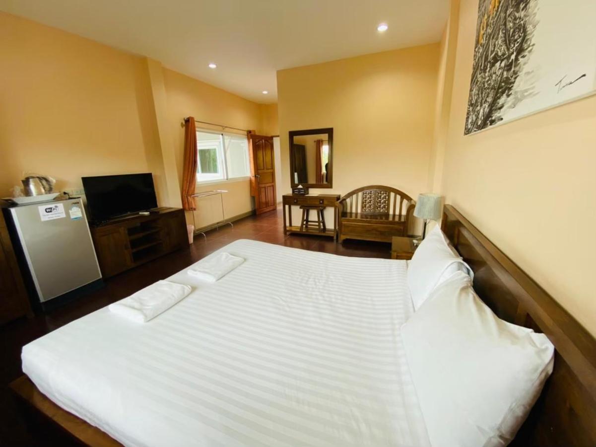 Baan Suan Khun Yaiy Ban Wang Takhrai Exterior foto
