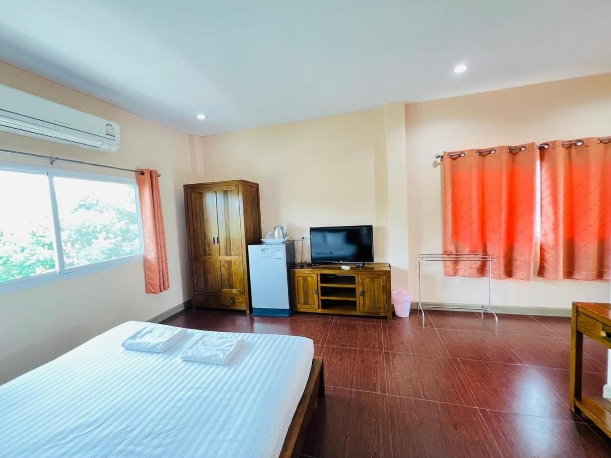 Baan Suan Khun Yaiy Ban Wang Takhrai Exterior foto
