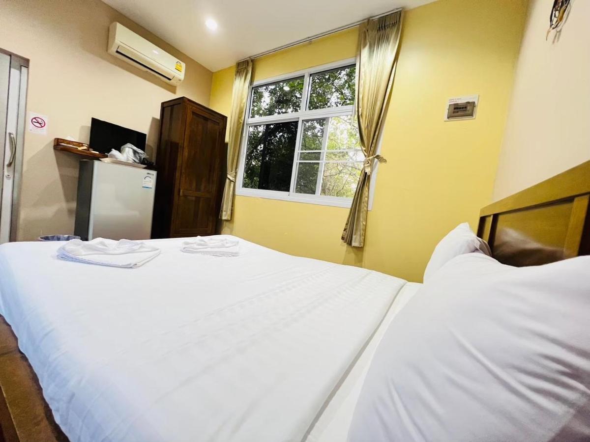 Baan Suan Khun Yaiy Ban Wang Takhrai Exterior foto