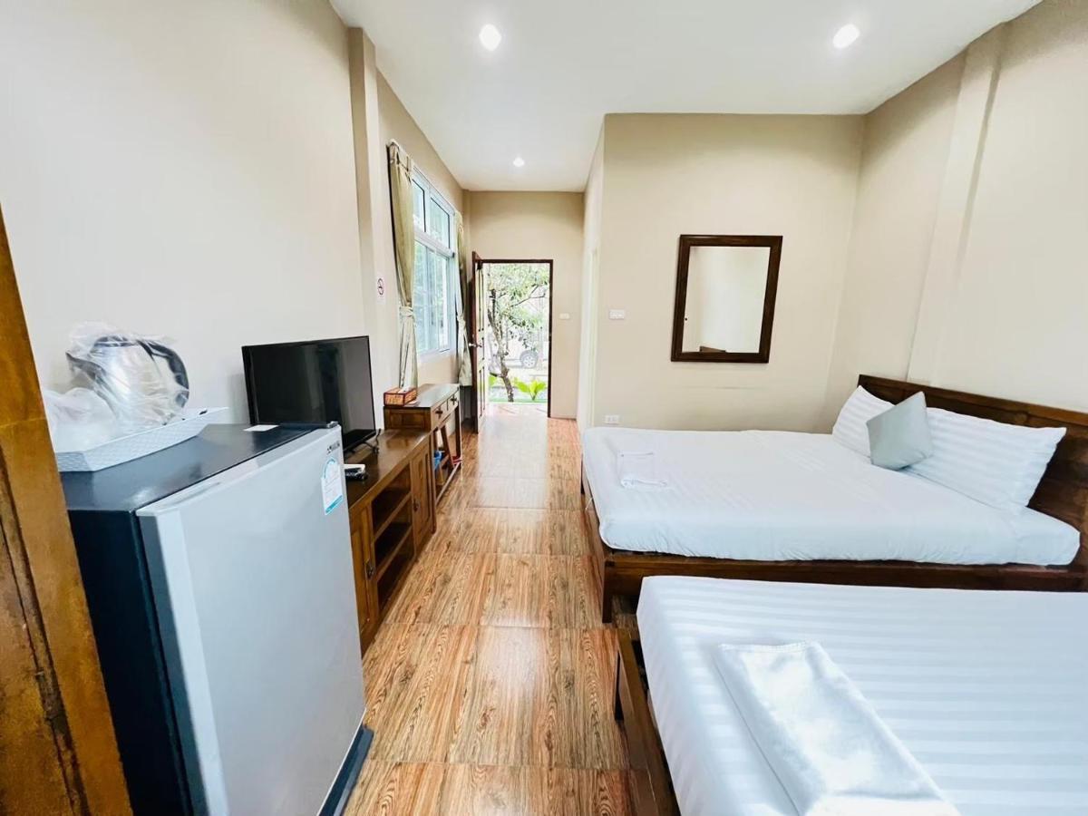 Baan Suan Khun Yaiy Ban Wang Takhrai Exterior foto