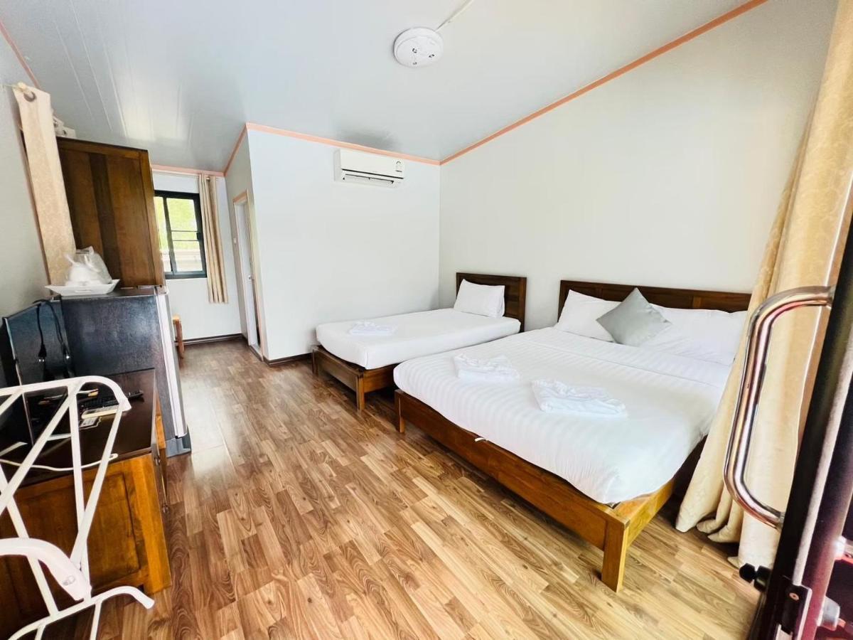 Baan Suan Khun Yaiy Ban Wang Takhrai Exterior foto