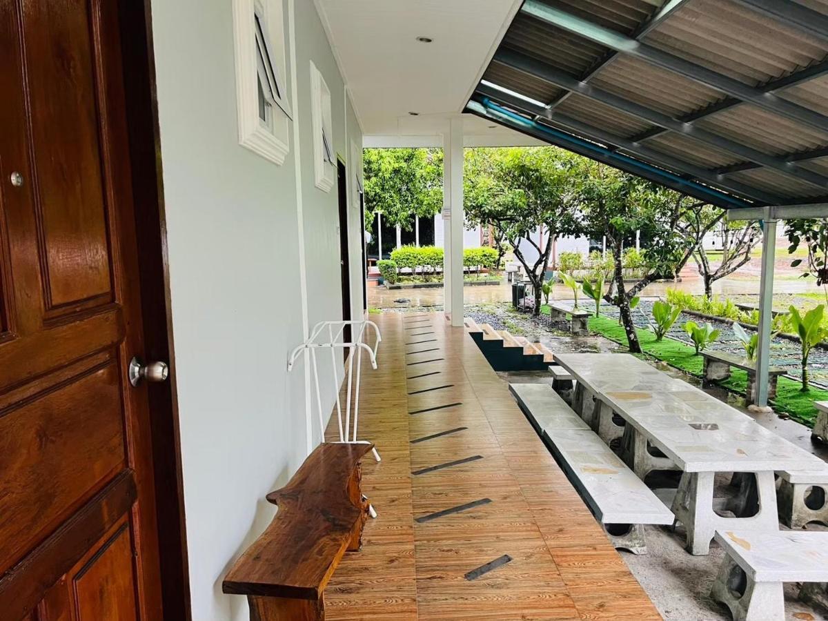 Baan Suan Khun Yaiy Ban Wang Takhrai Exterior foto